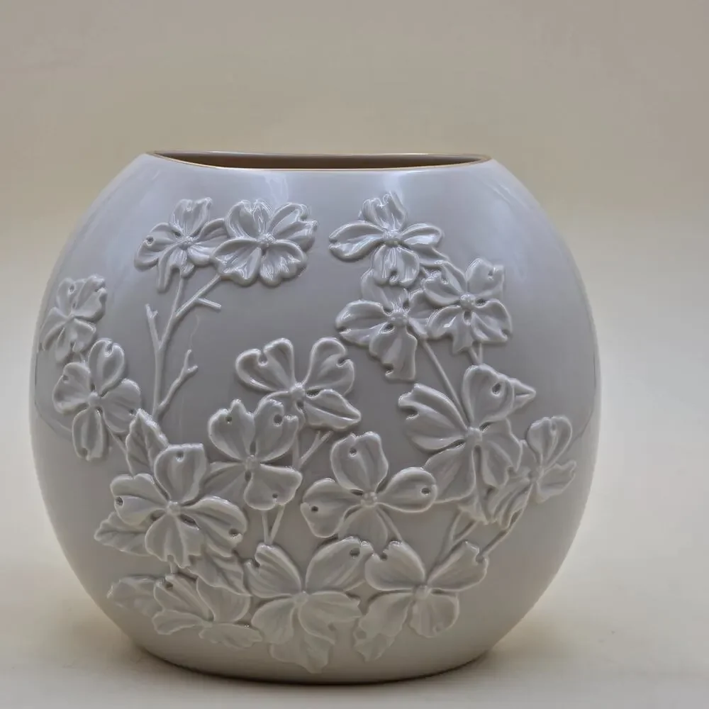 Lenox Spring Seasonal Vase Doves in a Dogwood Tree Legacy Edition 6402861 USA
